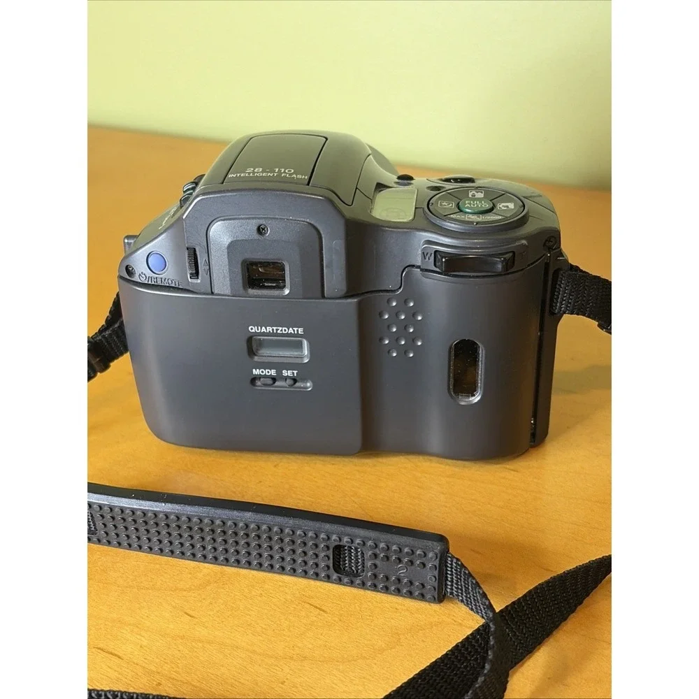 Olympus IS-10 28-110 High Resolution Camera With Strap New Batteries